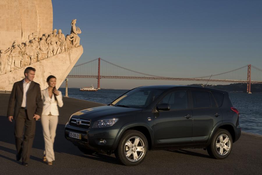  Toyota RAV4 2005 года  (фото 90 из 172)